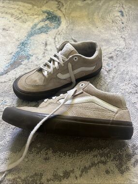 Vans Low-Top Suede Sneakers in Taupe and White